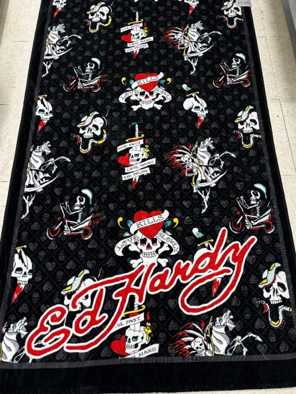 NWT ED HARDY Oversized Beach Towel 100% cotton 36" x 72"